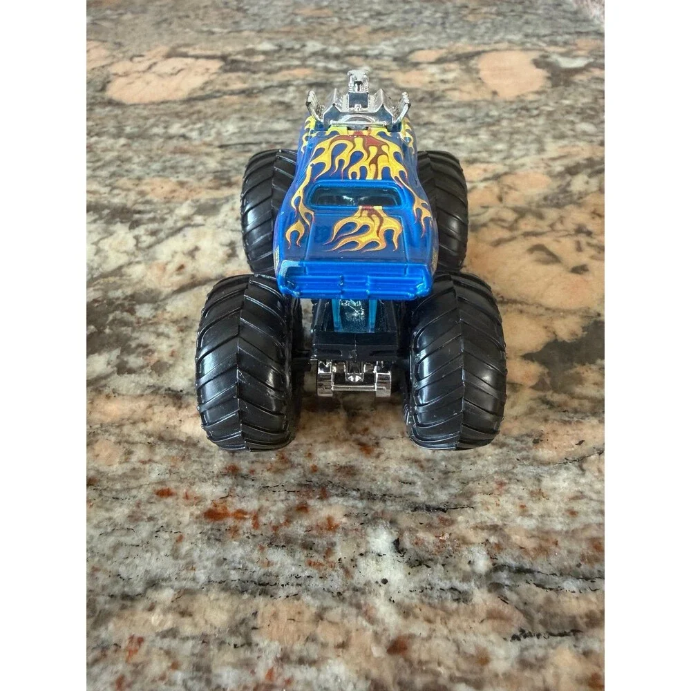 Hot Wheels Monster Jam Trucks Rodger Dodge - Blue w/ Red Rims  1:64 Scale